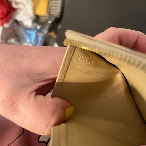 Louis Vuitton Yellow Vernis Bundle - Picture 17 of 17